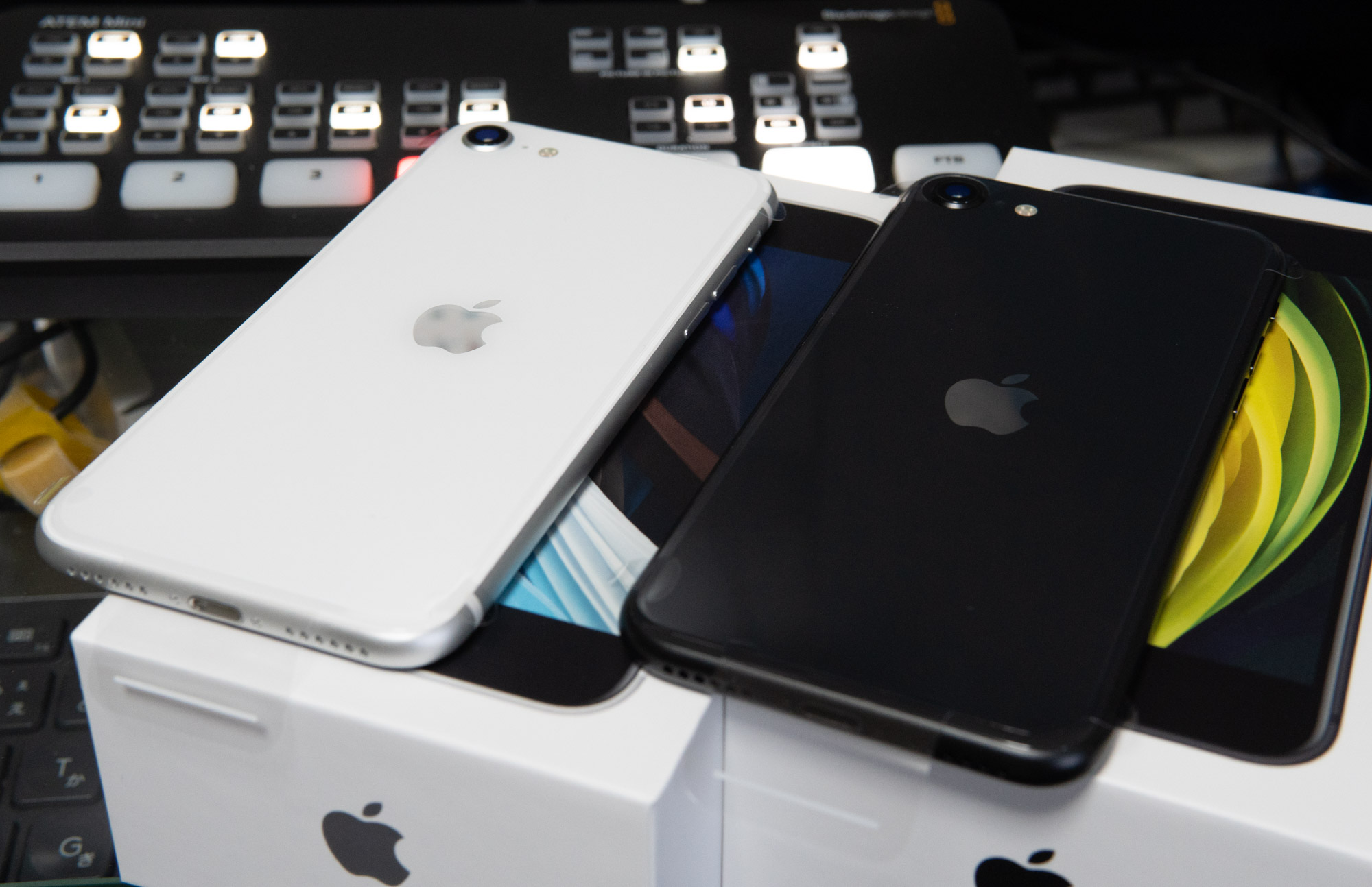 iPhone SE (2020年モデル）を2台購入（白／黒） | 道具眼日誌：古田-私 